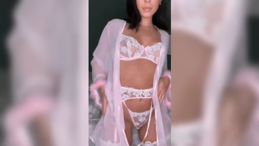 Swedish Molly teasing leak