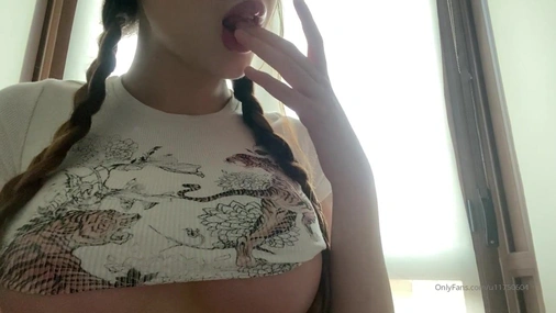 Centolain Shows Bouncing Tits