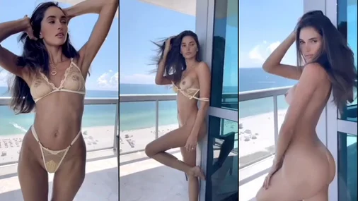 Debbie Stpierre Strippaus parvekkeella