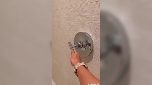 Violet Summers Masturbates In The Shower