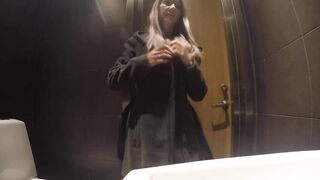 SaraAndDave pussy play at mc donalds