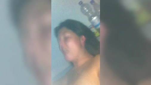Melly zum Orgasmus gefickt