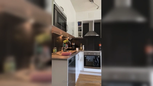 Id4mik43l4 sexy in kitchen