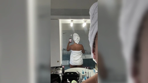 Naughty Wife Drop Her Towel To Show Her Slimwaist and Big Ass