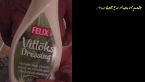Michelle Svendsen Sprayed with garlic sauce on her big tits