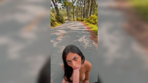 Brenda Trindade - BJ in public with facial