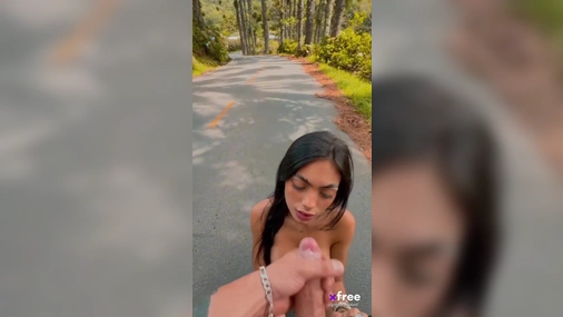 Brenda Trindade - BJ in public with facial