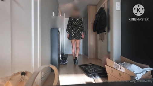norwegianhotwifey flashing her pussy for home delivery man onlyfans leak