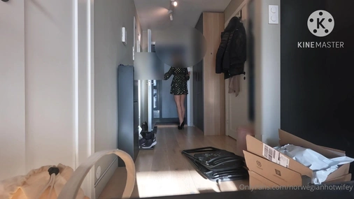 norwegianhotwifey flashing her pussy for home delivery man onlyfans leak