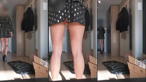 norwegianhotwifey Sie zeigt dem Lieferanten ihre Muschi onlyfans