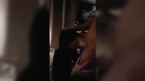 Söt brud i hoddie
