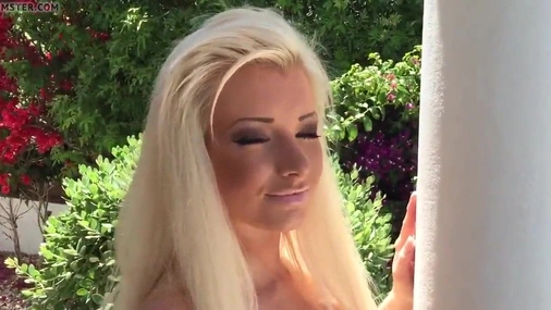 iselin boobs