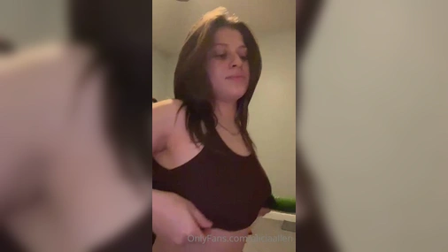 Alicia Allen Kinky Play With Cucumber