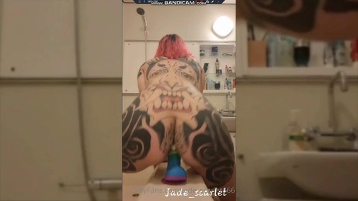 Jade Scarlet @jade_scarlet