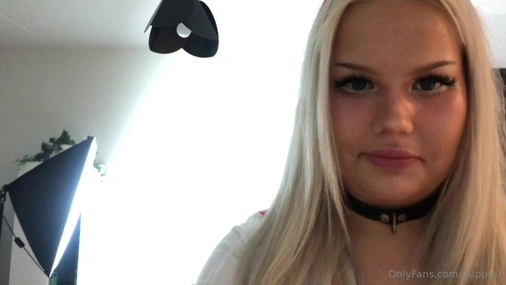 Slutty Finnish Nurse Puputar Sucking And Riding on Big Dildo