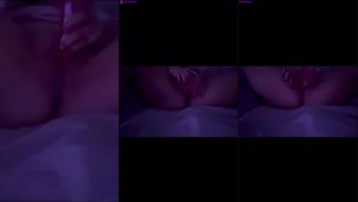 scandalbeauties-Girl Nattabaiby fickt sich selbst mit einem Dildo