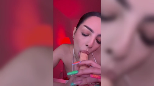 Paulina.swe dildo suck