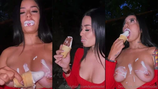 Katt Dumont Unordentliches Topless-Spiel im Freien mit Eis
