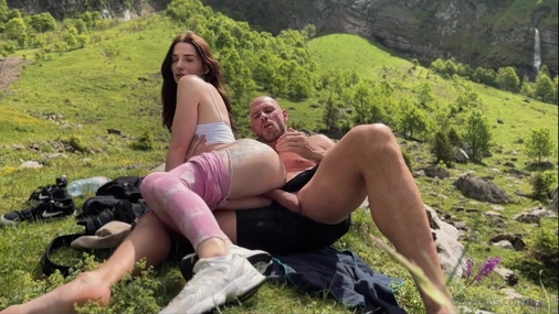 Reislin Hiking Ends Up with Huge Creampie From Johnny Sins