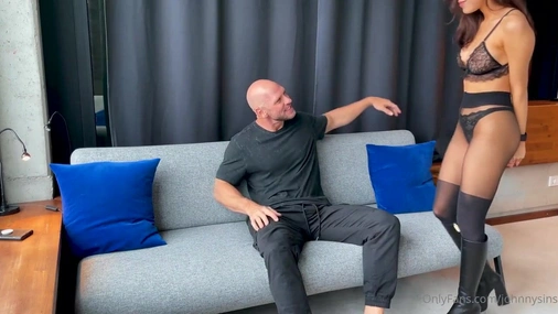 Ruth Lee Cumshot Sextape With Johnny Sins