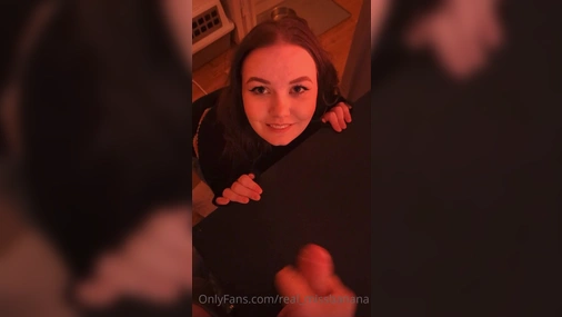 Missb4n4n4 swallow cum