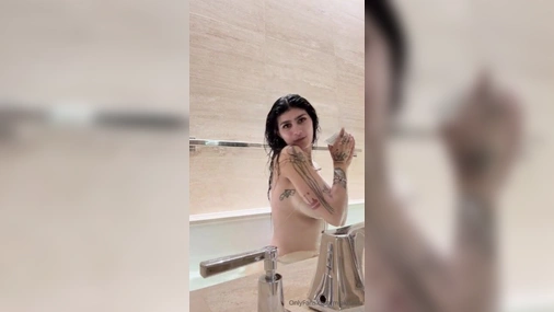 Mia Khalifa Teasing Naked in Bathtub