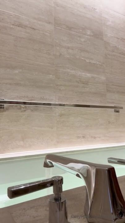 Mia Khalifa Teasing Naked in Bathtub