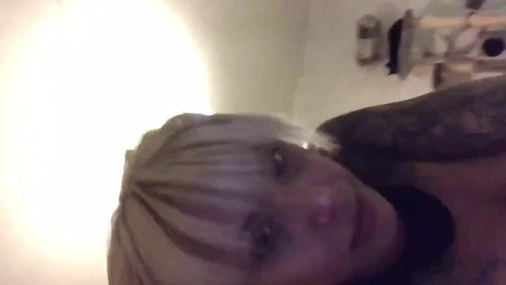 Nude Livestream from Swedish Amateur Annie