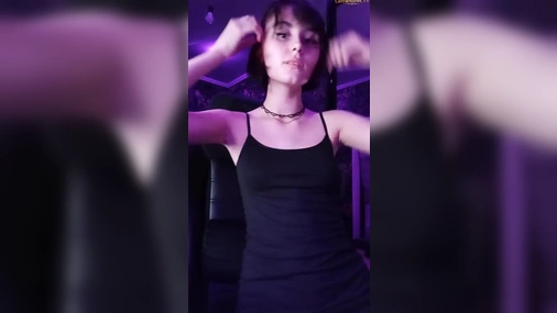 Cute Russian Girl Masturbating on Periscope