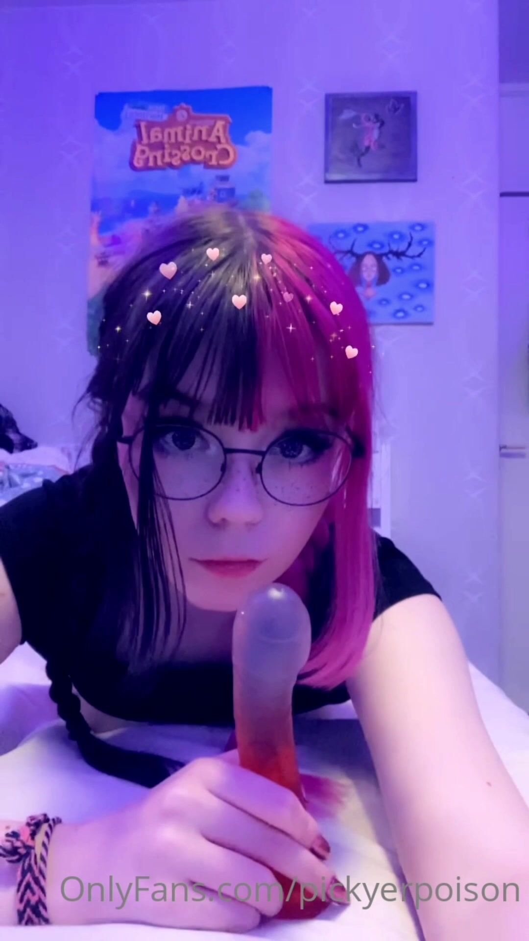 Swedish Pickyerpoison dildo blowjob Part 1