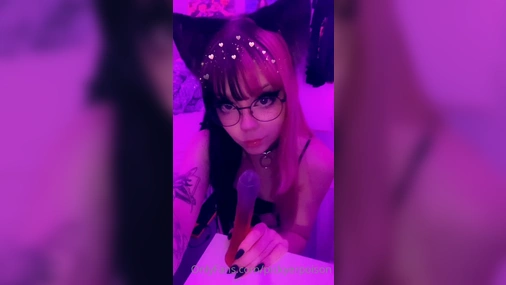 Swedish Pickyerpoison dildo blowjob Part 2