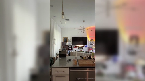 Mia Khalifa Early Morning Livestream