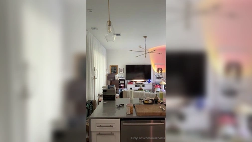 Mia Khalifa Early Morning Livestream