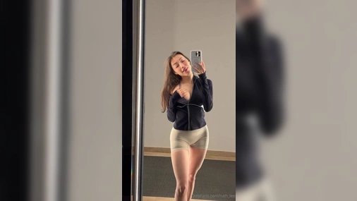 Ruth Lee Giving a Hot Blowjob Post Workout