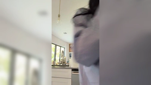 Mia Khalifa - Showing Big Titties on Livestream