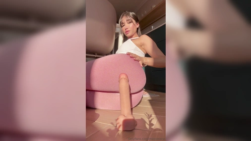 Marci Moral - Wearing Tight Yogapants And Riding Dildo