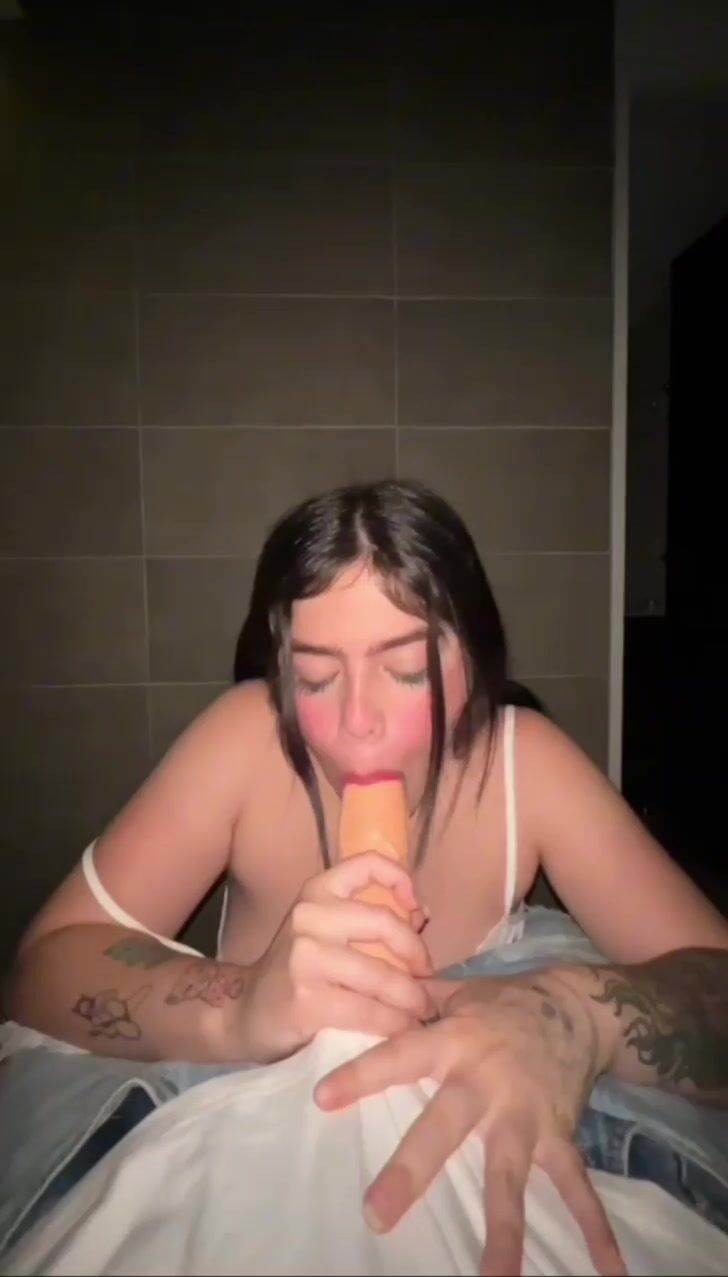 Natalia Hoyos - Blowjob And Hard Doggystyle Pounding in POV