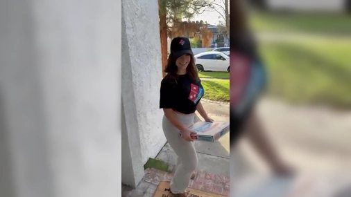 Salmunozz - Pizza Delivery Girl Gets Tipped With Big White Cock