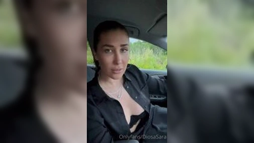 Perfect Finnish Diosa Sara Playing With Tits in Car