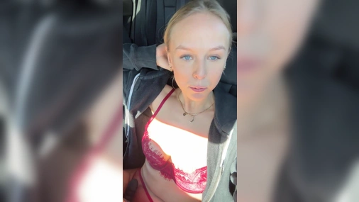 Zuckermauss - Naughty German Blonde Pussy Playing in Car