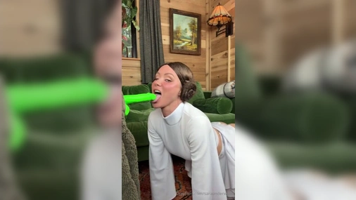 Sara Underwood - Fucking Green Dildo in Princess Leia Cosplay