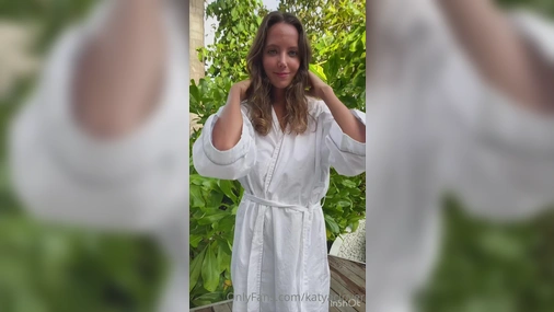 Mango Hottie Small tits Clover bathrobe
