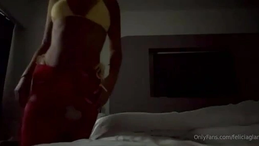 Felicia Glands fingers pussy