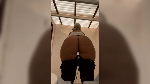 Swedish Blondieebabez twerking