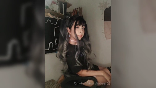 LiaBear Flashing Pussy On The Chair