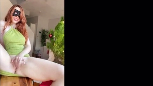 Lilyhoneybee Rides Dildo In The Living Room