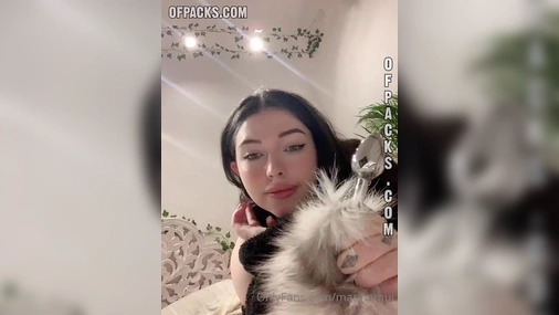 Marina Mui Playing With Anal Tail Plug