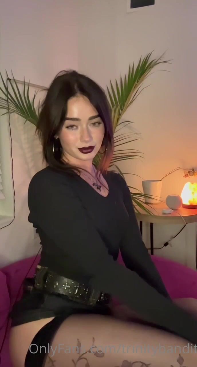 Trinity Bandit Shakes Booty On The Couch In Sexy Dress