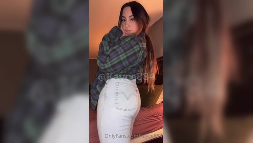 Gorgeous Kayce884 Sexy Striptease