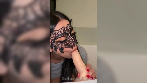 Bratzmon Dildo Blowjob In The Bathtub